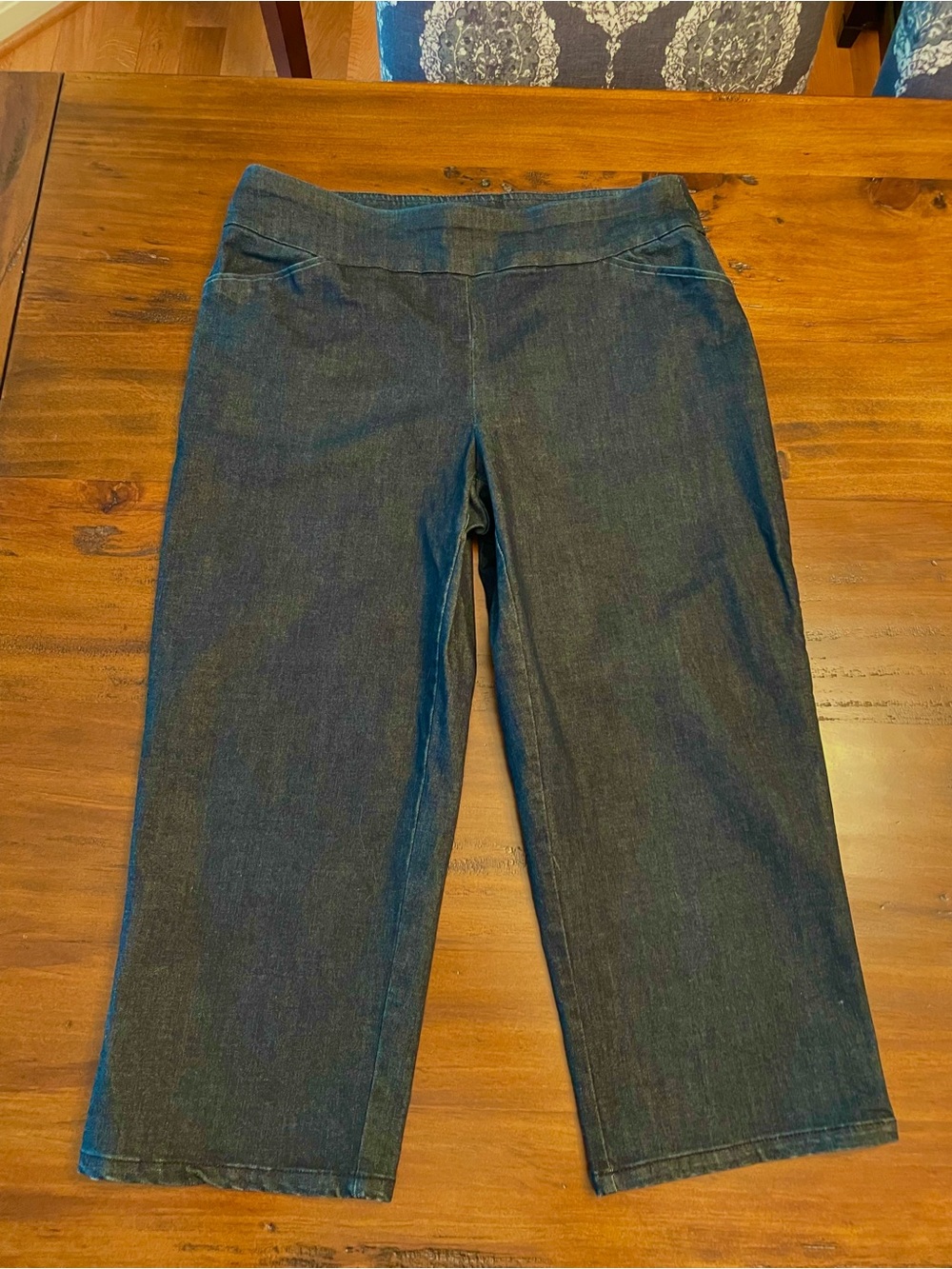 Croft & Barrow Dark Denim Blue Capri Pants Size 10